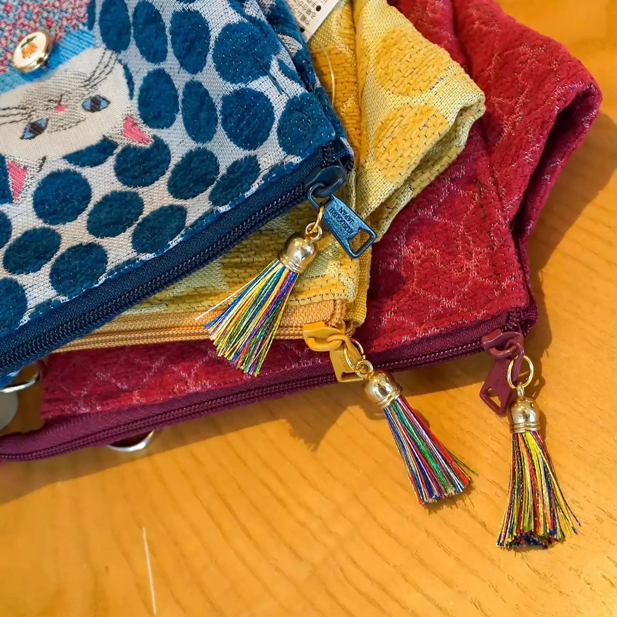 the embroidered cat crossbody bag